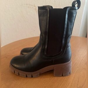 Combat boots